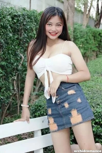 Nattharika, 21