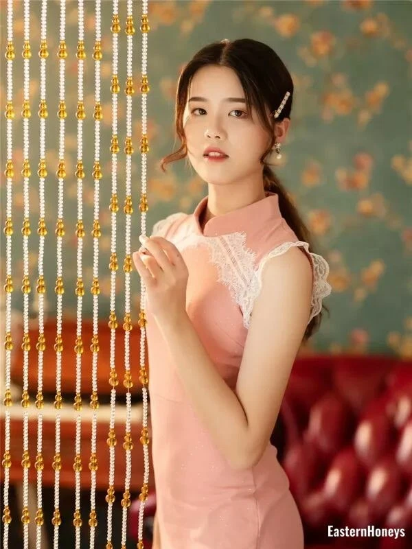 QingQing, 21