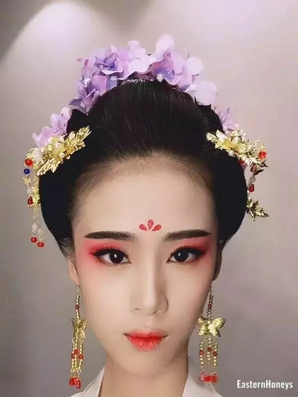 Yunxia, 25