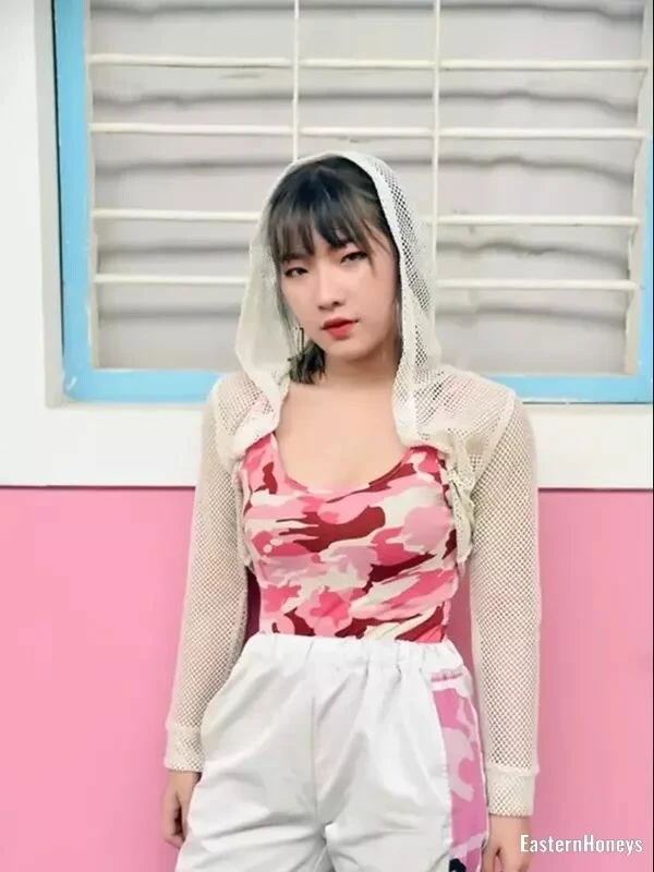 Nguyen Thi Kim Phung, 22