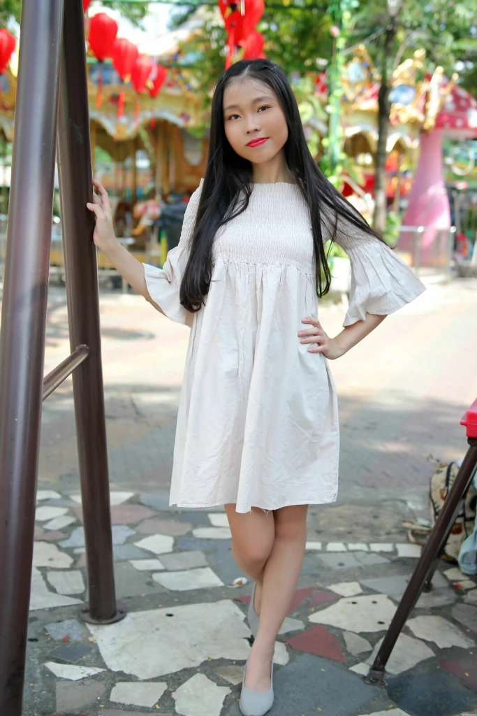 Minh Nhung, 23
